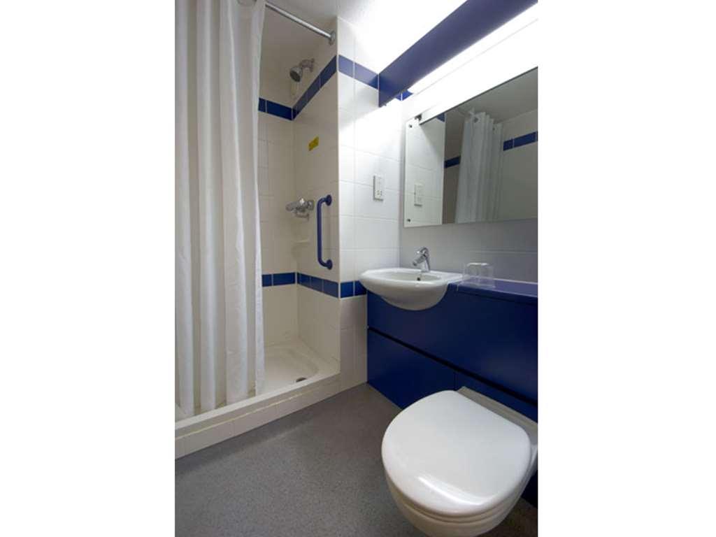 Travelodge Birmingham Oldbury Oldbury (West Midlands) Exterior photo