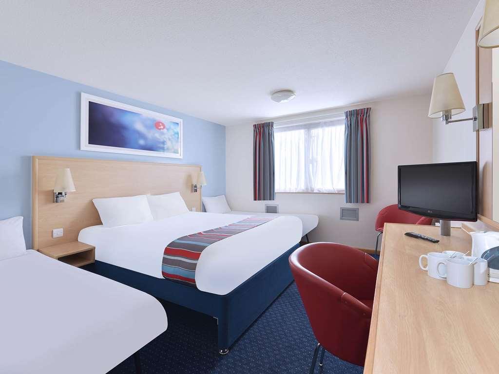 Travelodge Birmingham Oldbury Oldbury (West Midlands) Amenities photo